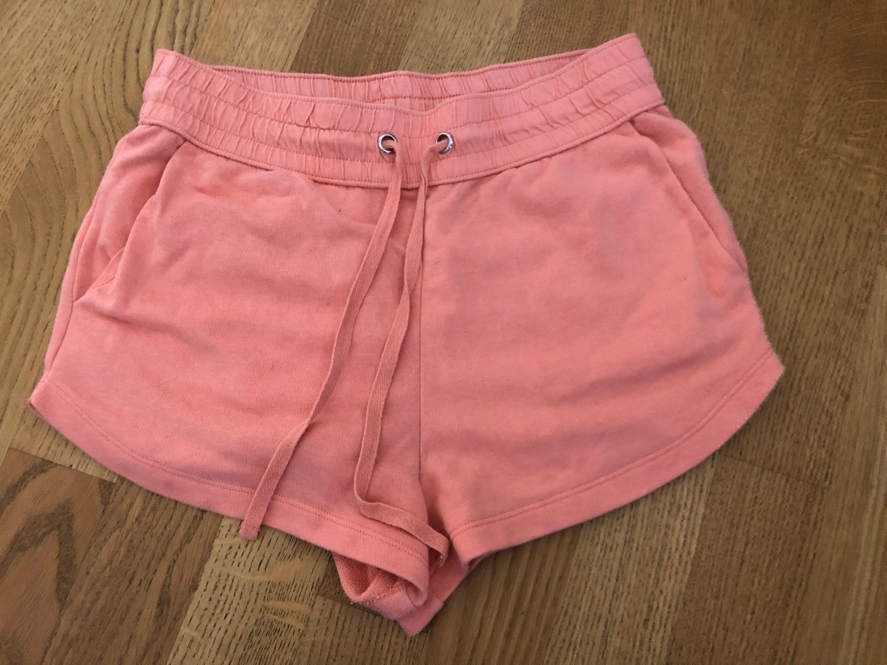 H&M Hosen: SWEATSHORTS H&M Gr.S koralle – Gebraucht aus Wattwil von jopara
