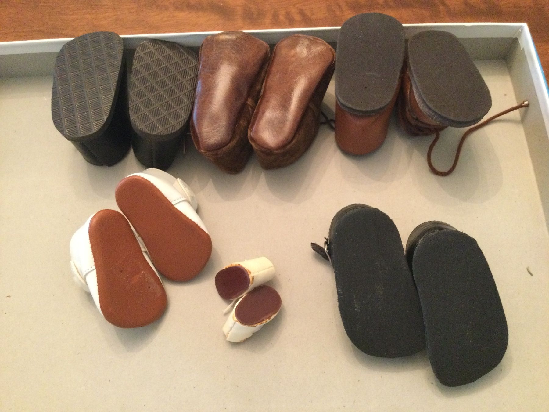 Giocattoli: Puppenschuhe 6 Paar – Usato da Münchenbuchsee venduto da kruseli 1