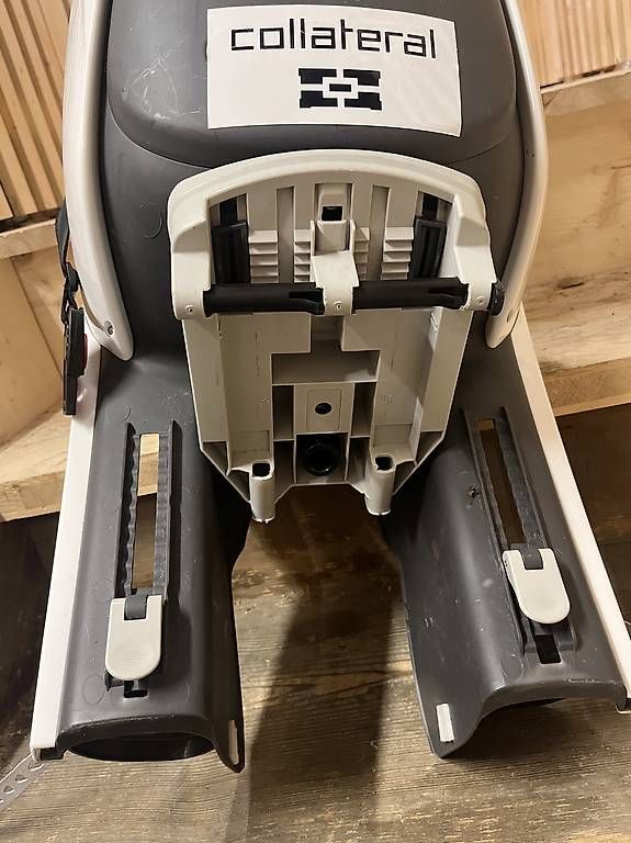 Pezzi di ricambio: Thule Hamax Caress X1 Kindersitz ohne Adapter / Velositz – Usato da Zürich venduto da lea_8j6n 3