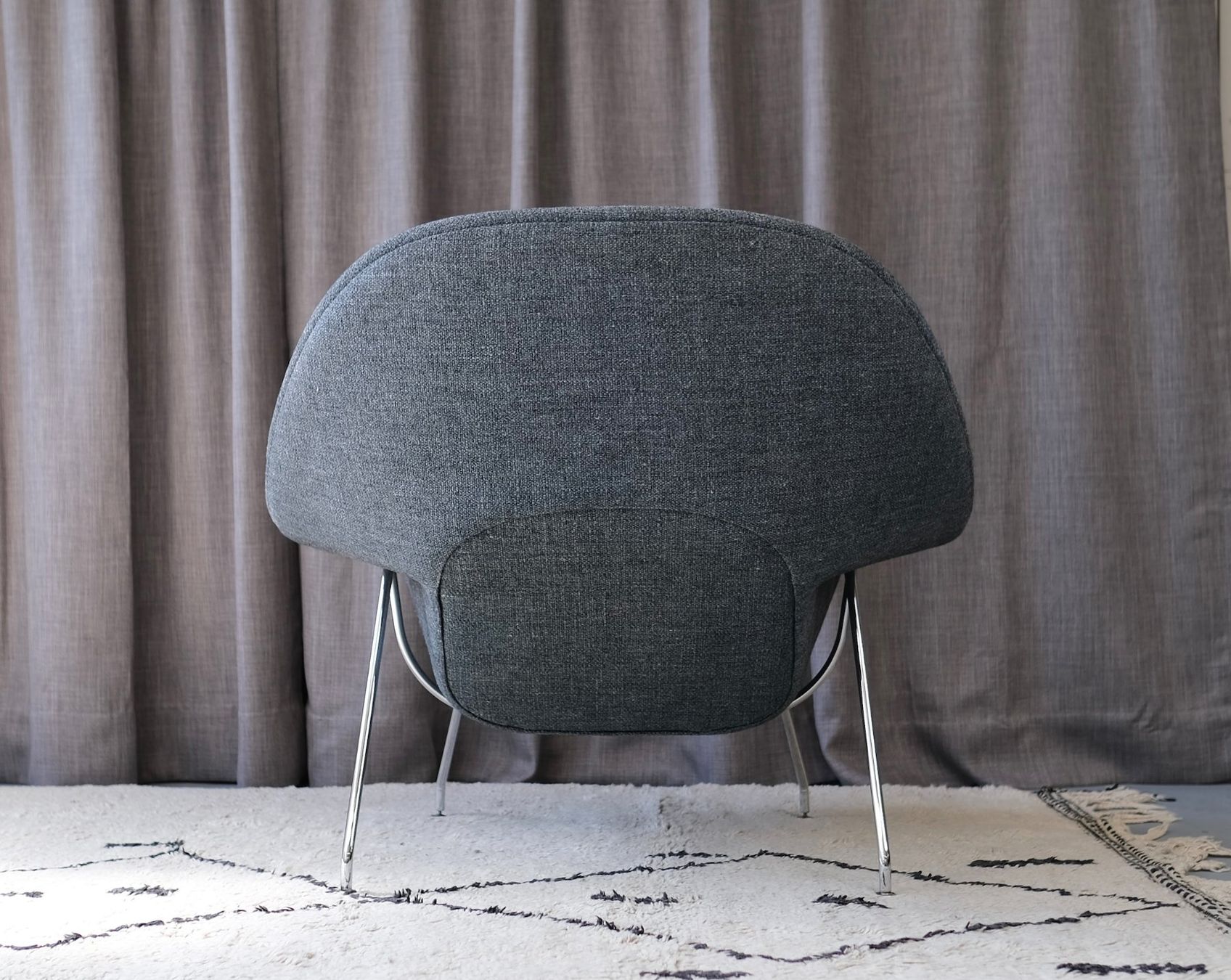 Knoll Poltrone: Knoll Womb Chair by Eero Saarinen – Usato da Bern venduto da Zmodern_CON 5