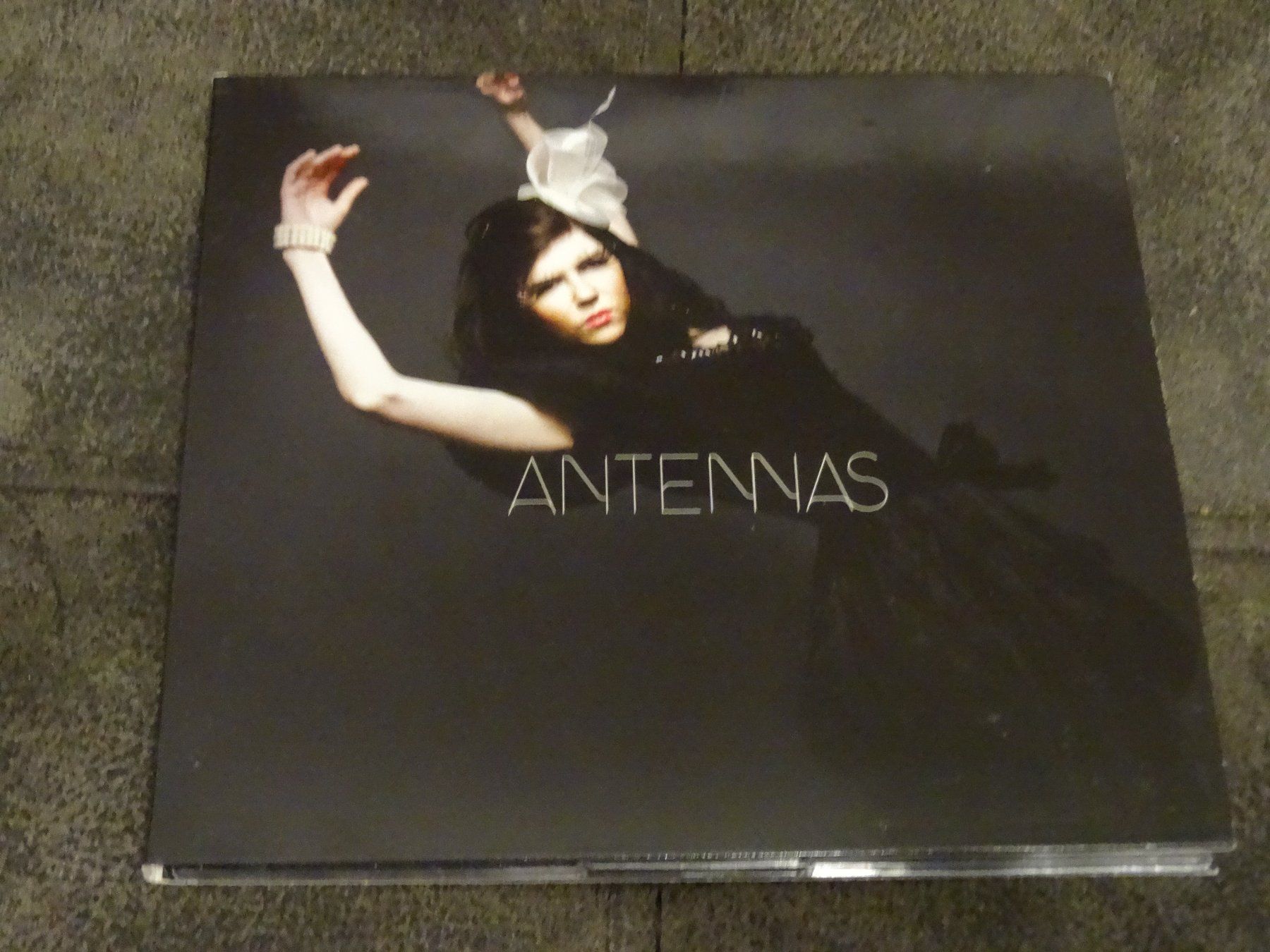 CD: Antennas - Feeling Feline Tonight CD – Usato da Olten venduto da Disc-Ausverkauf