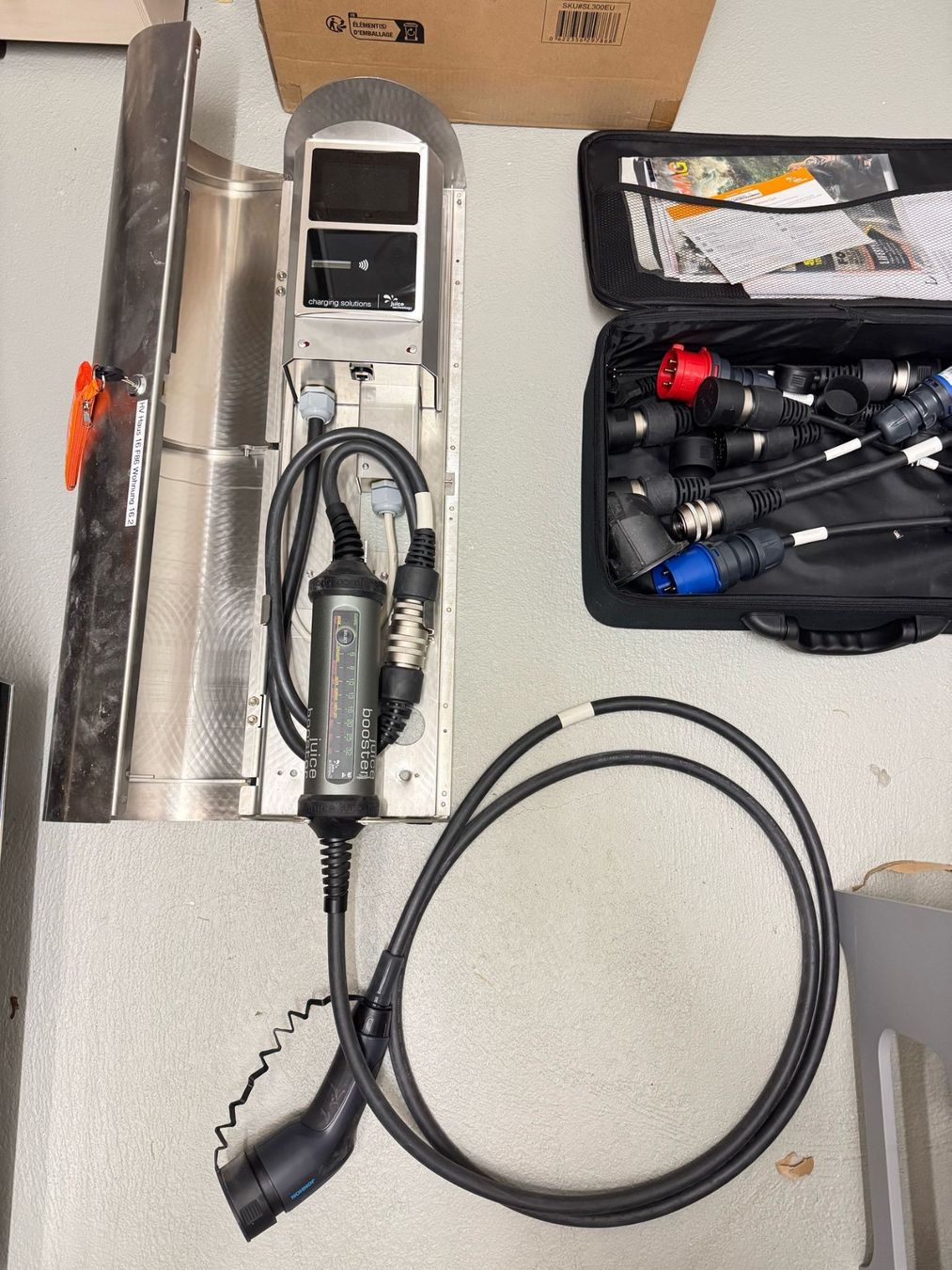 Juice Caricabatterie: Elektro Auto Ladestation mit Kabel – Usato da Urdorf venduto da rl4_d62w 1