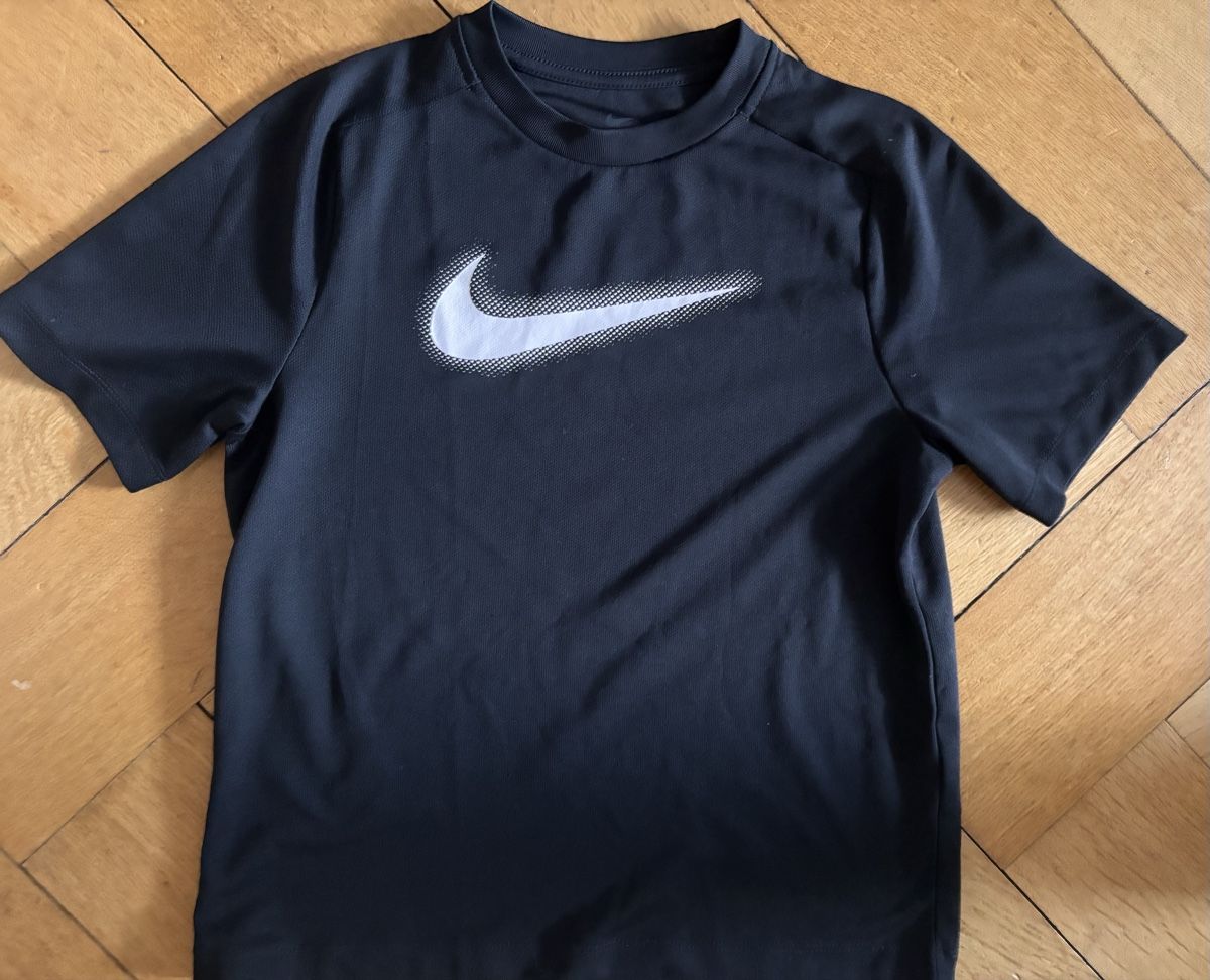 Nike Lotti & Set di vestiti: Sportkleider, 146 – Usato da Zürich venduto da gucks 3
