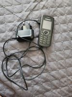 Samsung Handy mit Ladegerät