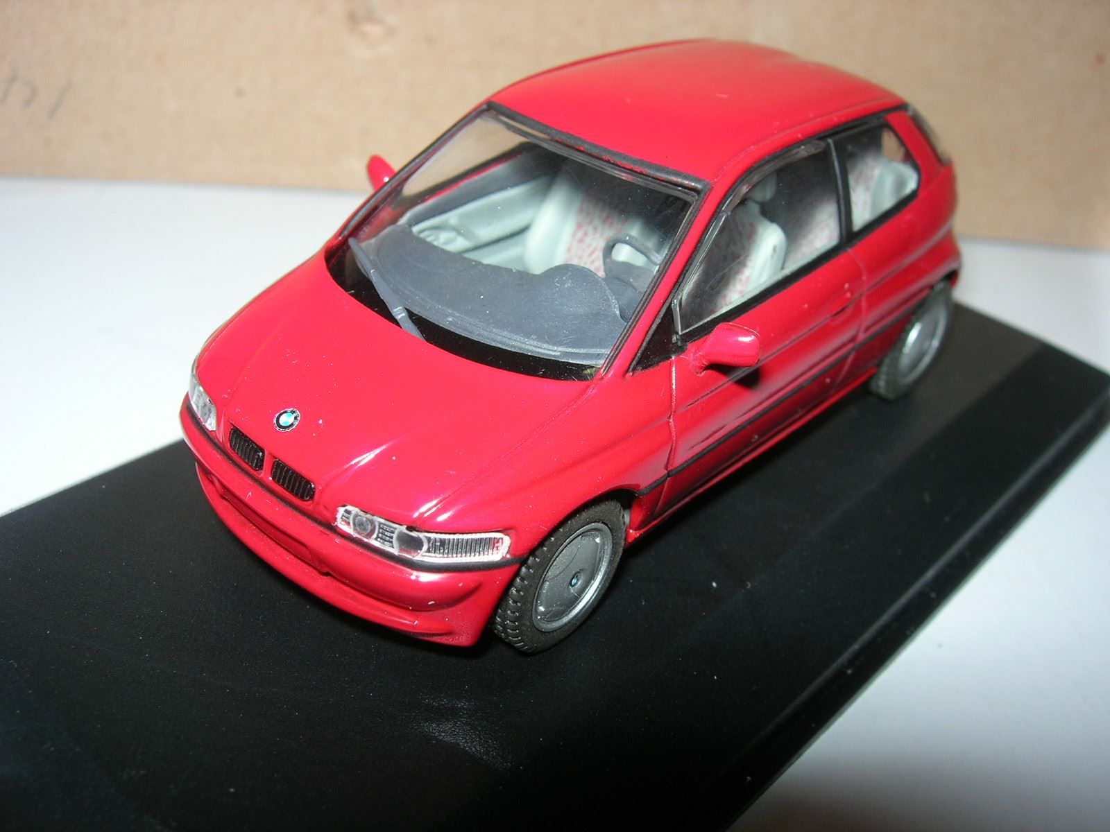 BMW Modellini d'auto: BMW E 1 rot ° Minichamps 1:43 – Nuovo e nell'imballaggio originale da Hornussen venduto da Amw 1