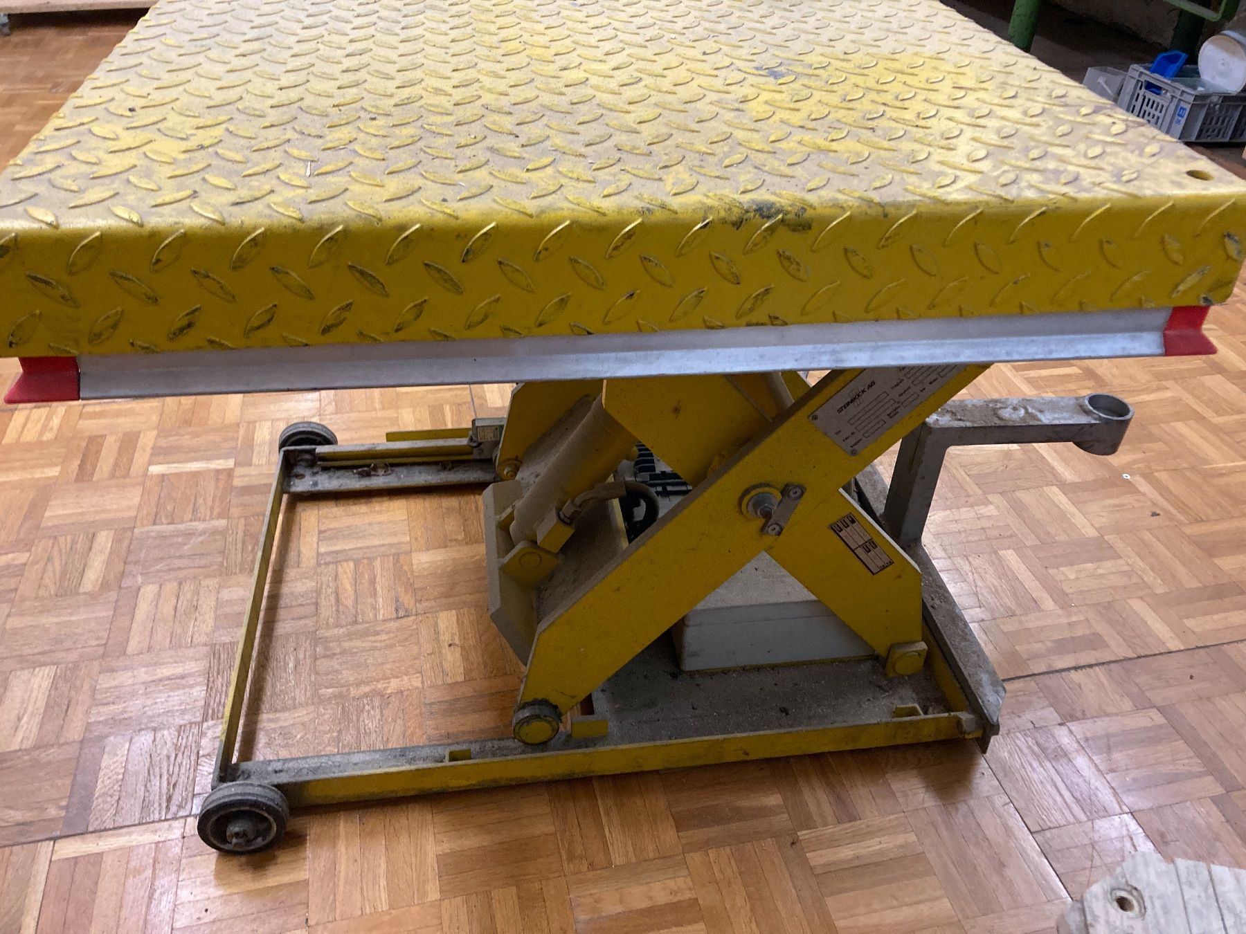 Hebebühne & Wagenheber: kleine Hebebühne elektrisch – Gebraucht aus Volketswil von  8