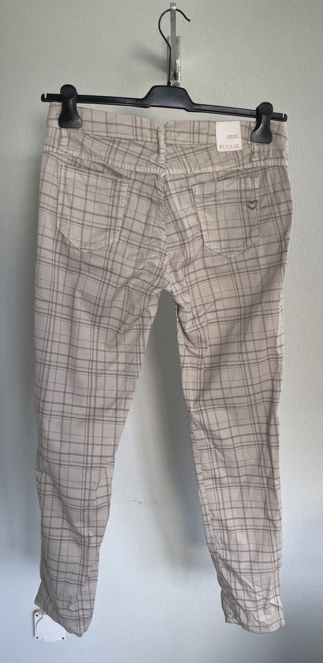 Hosen: Hose der Marke 'PLEASE' | Grösse: Large – Gebraucht aus Bern von .DolceVita. 1
