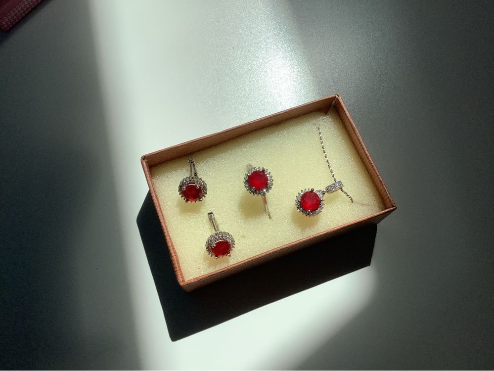 Autres bijoux: Silber Schmuck, Ohrringe, Ring, Anhänger mit roten Steinen – Neuf (Voir description) à bassersdorf par isabelleb0102 2