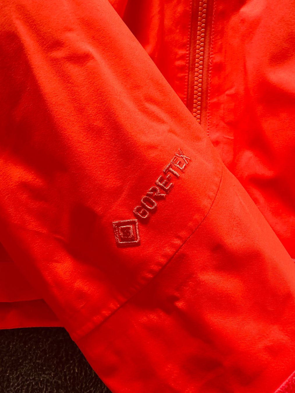 Elevenate Giacche: Elevenate Creblet Gortex Veste Red Glow – Nuovo (secondo la descrizione) da Verbier venduto da gue_mmv5 6
