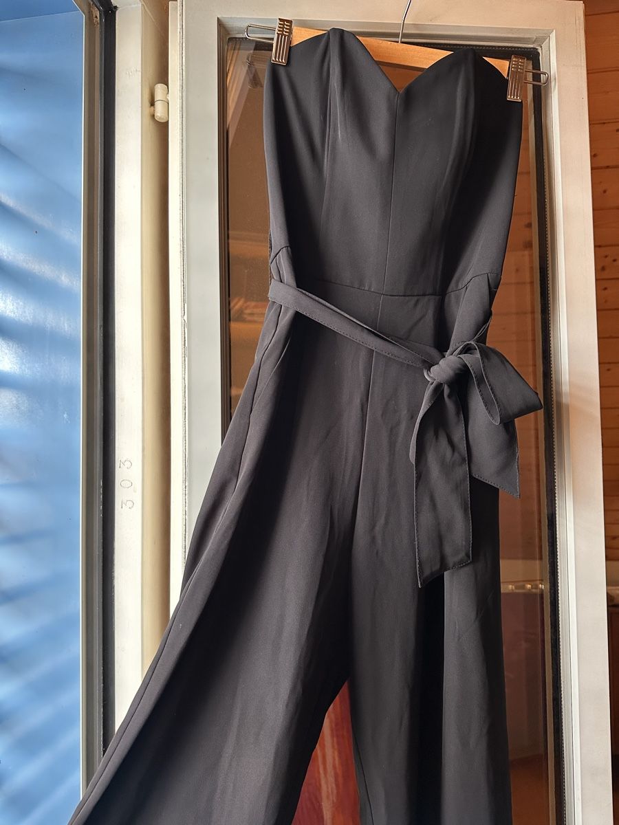 H&M Tute: Jumpsuit Schwarz Elegant Schulterfrei – Nuovo (secondo la descrizione) da Zürich venduto da BettinaMarie2308