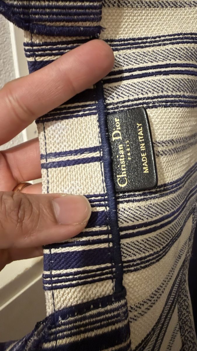 Dior Borse da donna: Christian Dior Book Tote Large – Usato da Neuchâtel venduto da ClosetSwap 4