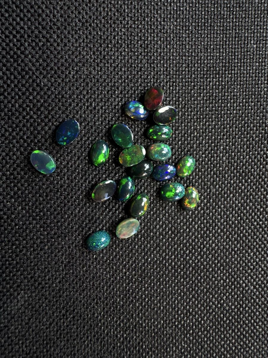 Edelsteine: Black Opal 0.35ct – Neu und originalverpackt aus Wängi von Horus_Stone 1