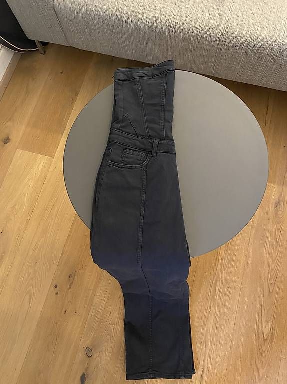 Lotti di vestiti: Kleidung – Usato da Kloten venduto da Beatriz650 2