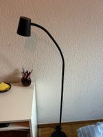 Stehlampe/Schreibtischlampe mit verstellbarem Kopf