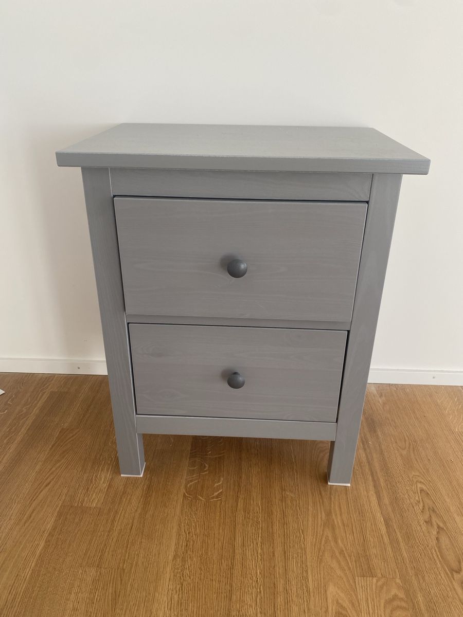 Ikea Comodini: 2x HEMNES good as new bedside table  – Nuovo (secondo la descrizione) da Zürich venduto da nat_bm5y