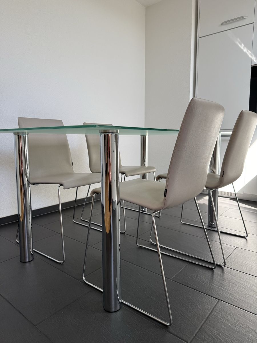 Tischset: Glas-Esstisch mit Stühlen – Gebraucht aus Döttingen von kla_l5fp