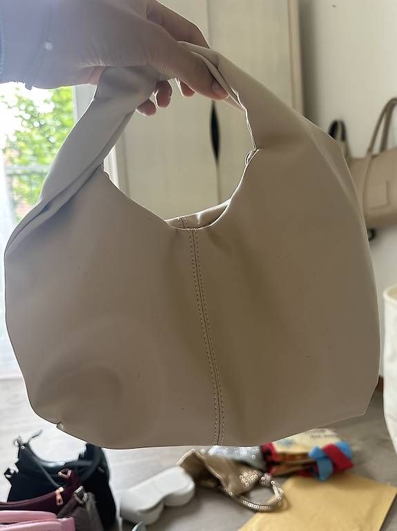 Borse da donna: Creme Handtasche – Usato da Spreitenbach venduto da Sabrina.dc 1