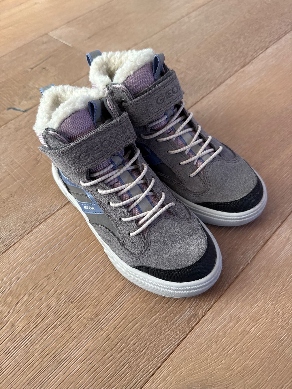 Geox Scarpe per ragazze: Geox Winterboots Gr. 32 – Nuovo (secondo la descrizione) da Himmelried venduto da Dievole