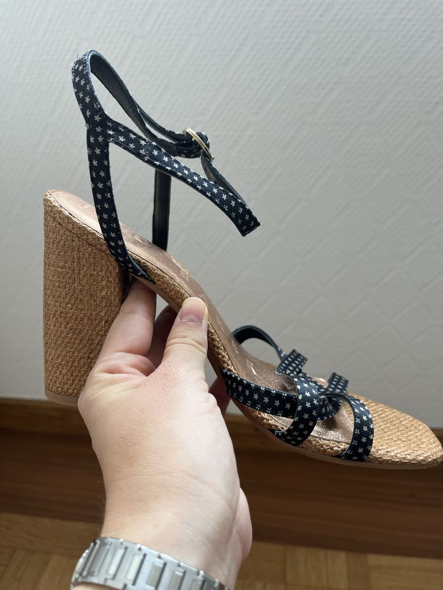 Ted Baker Scarpe da donna: Neue Ted Baker Sandalen – Nuovo e nell'imballaggio originale da Zug venduto da Se_wb5d 1