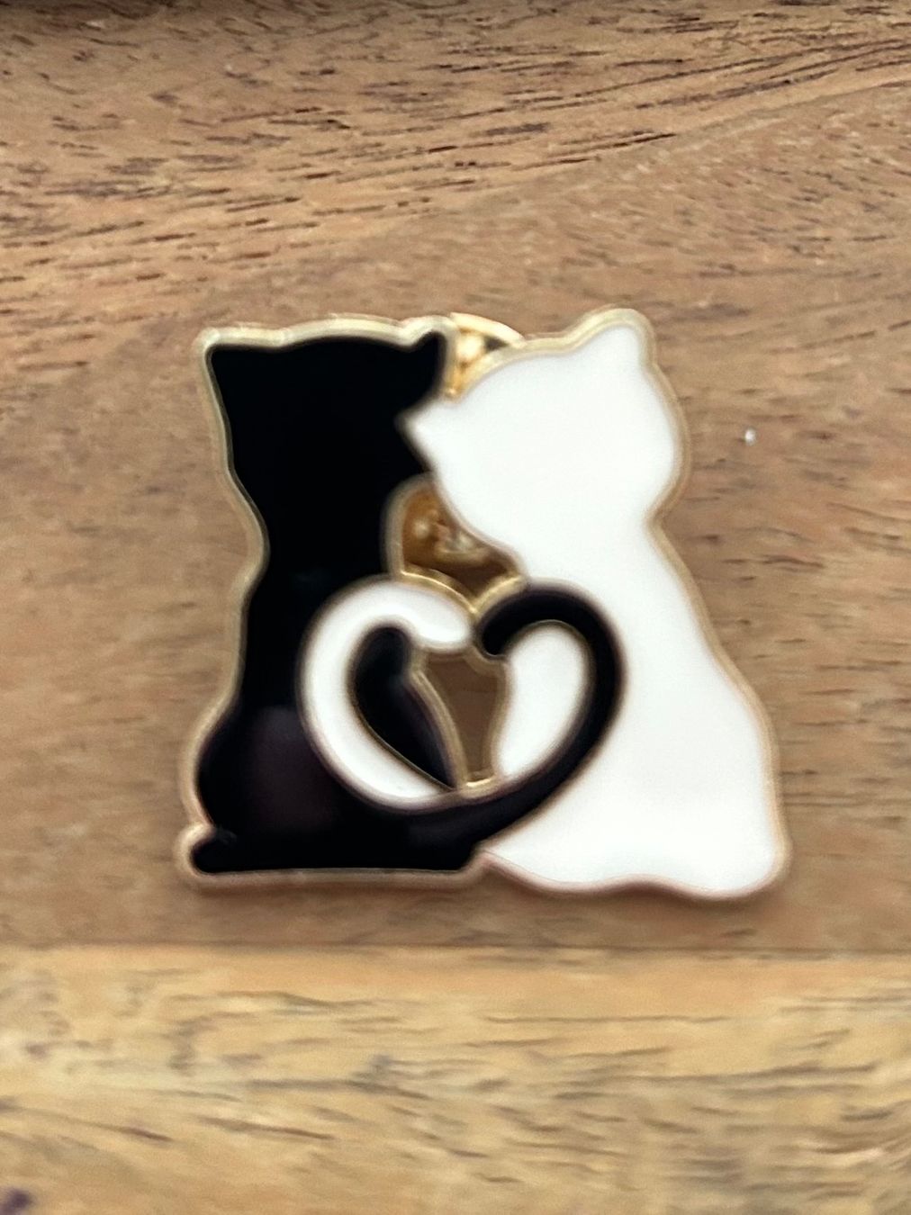 Plaquettes & Badges: Pin Katzen – Neuf avec emballage d'origine à Geneve par vane267