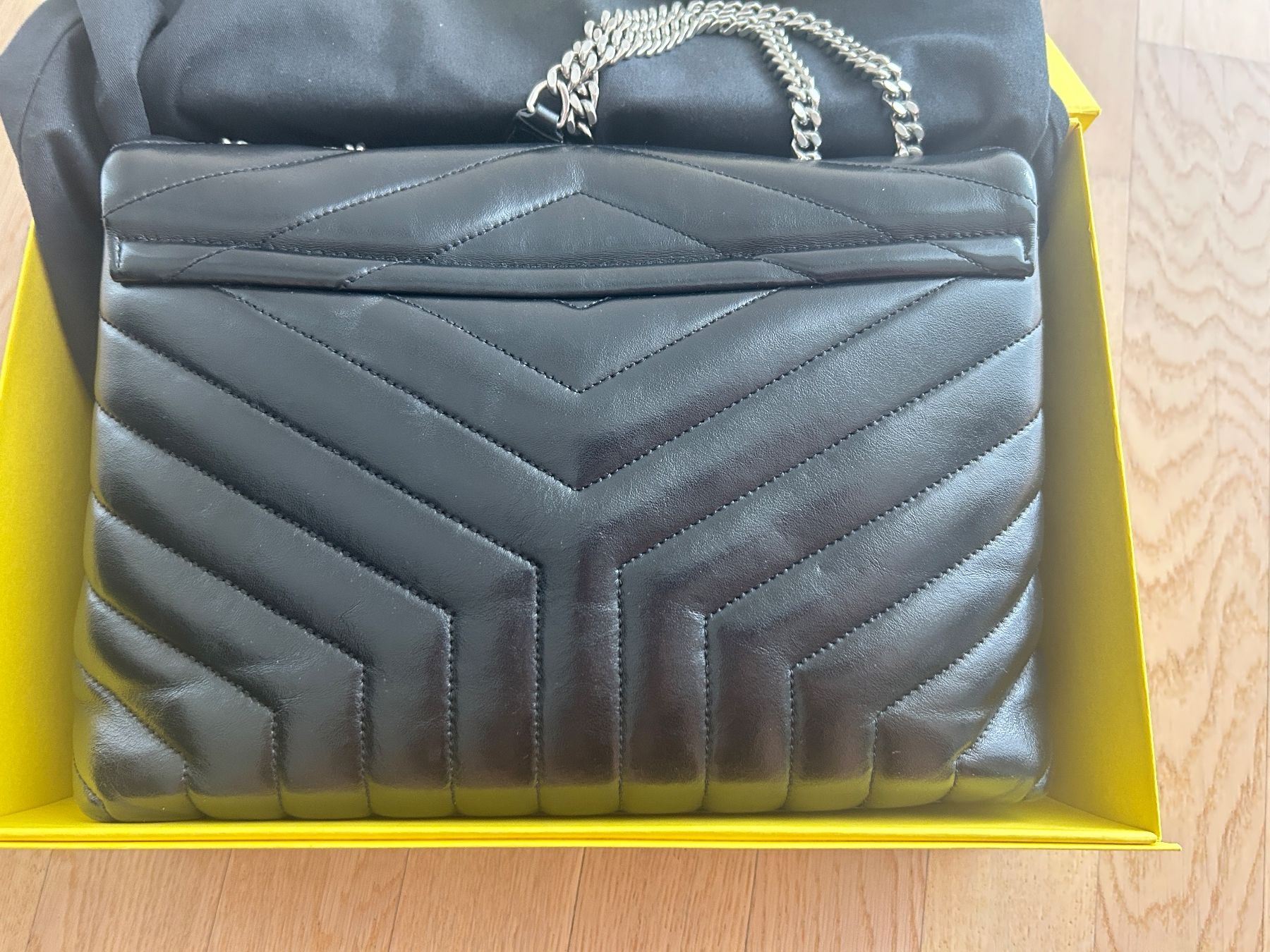 Saint Laurent Borse da donna: Saint Laurent LouLou Medium Bag – Usato da Schaffhausen venduto da missclichy 3