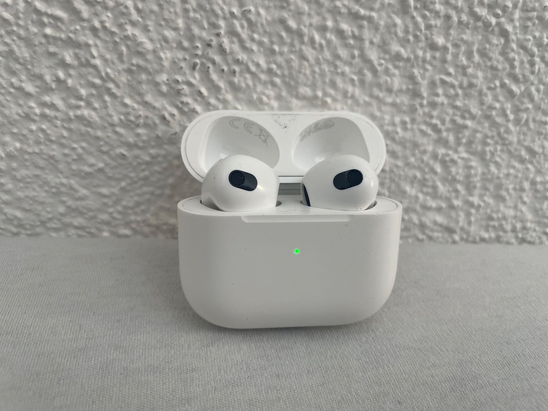 Apple Cuffie: Apple AirPods 3. Generation - Modell A2566, MagSafe – Usato da Zürich venduto da jon2409