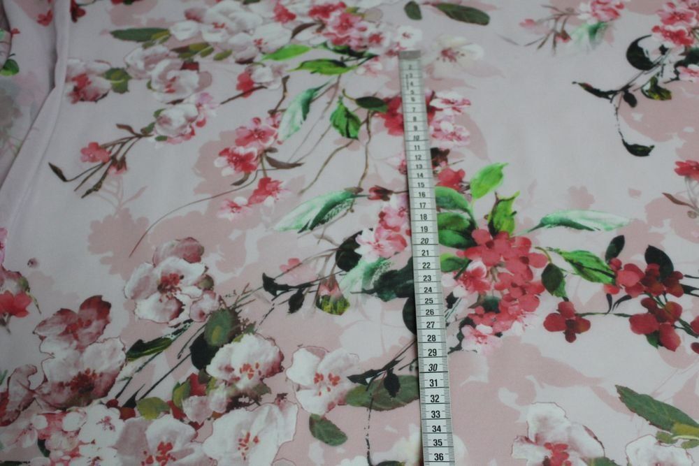 Tessuti: Stoff Kleiderstoff h.rosa/Blumen – Nuovo (secondo la descrizione) da Obfelden venduto da solomon111 2