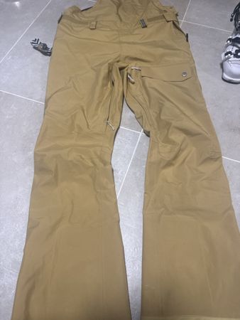 Gut erhaltene Skihose/Snowboardhose, Grösse M, Winter