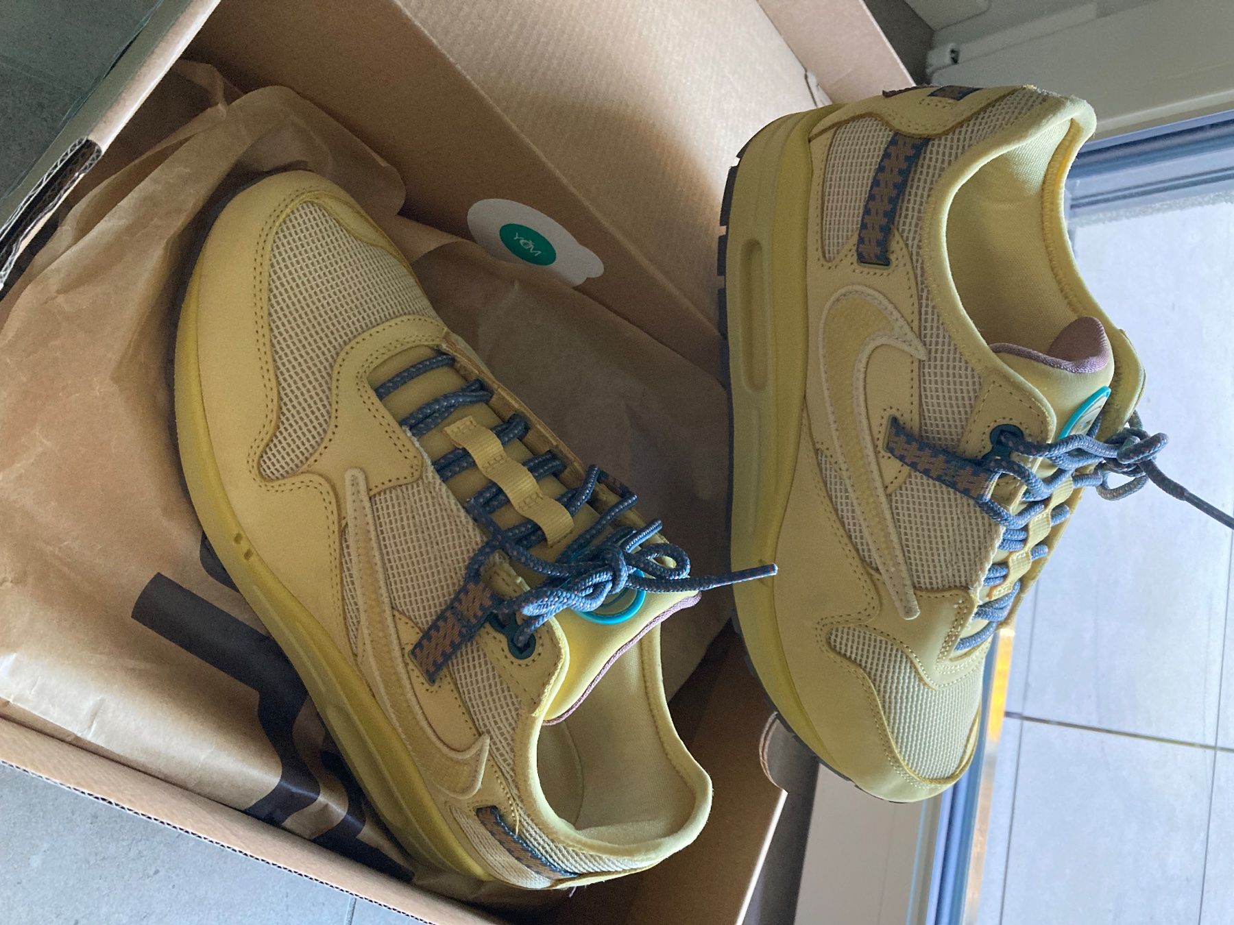 Nike Herrenschuhe: Nike Air Max 1 Travis Scott "Cactus Jack" 42 – Gebraucht aus Bellinzona von PWNguitars
