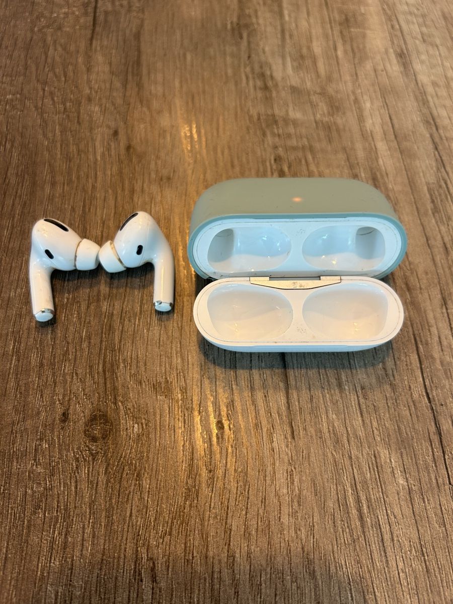 Apple Cuffie: Apple AirPods Pro (1. Generation) – Nuovo (secondo la descrizione) da Zürich venduto da cri_npf6 2