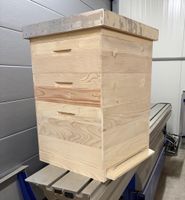Neue Bienenbeute aus Holz inkl. Rähmchen – unbenutzt