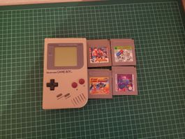 Nintendo GameBoy with 4 games - great Christmas gift!