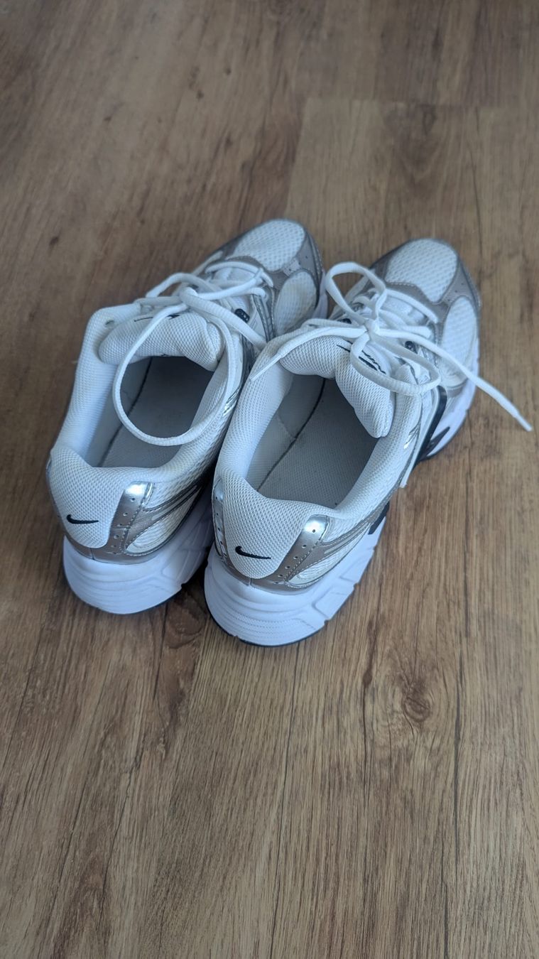 Nike Scarpe da uomo: Nike V5 RNR GS – Nuovo (secondo la descrizione) da Zürich venduto da yellowzelo 2