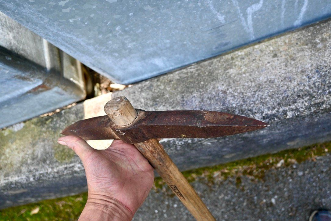 Tutti gli attrezzi: alter handgeschmiedeter STEINHAMMER Spitzhammer L 60cm B40cm – Usato da Pfaffhausen venduto da mono_rec 7