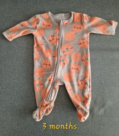 1 Babypijamas, Grösse 56