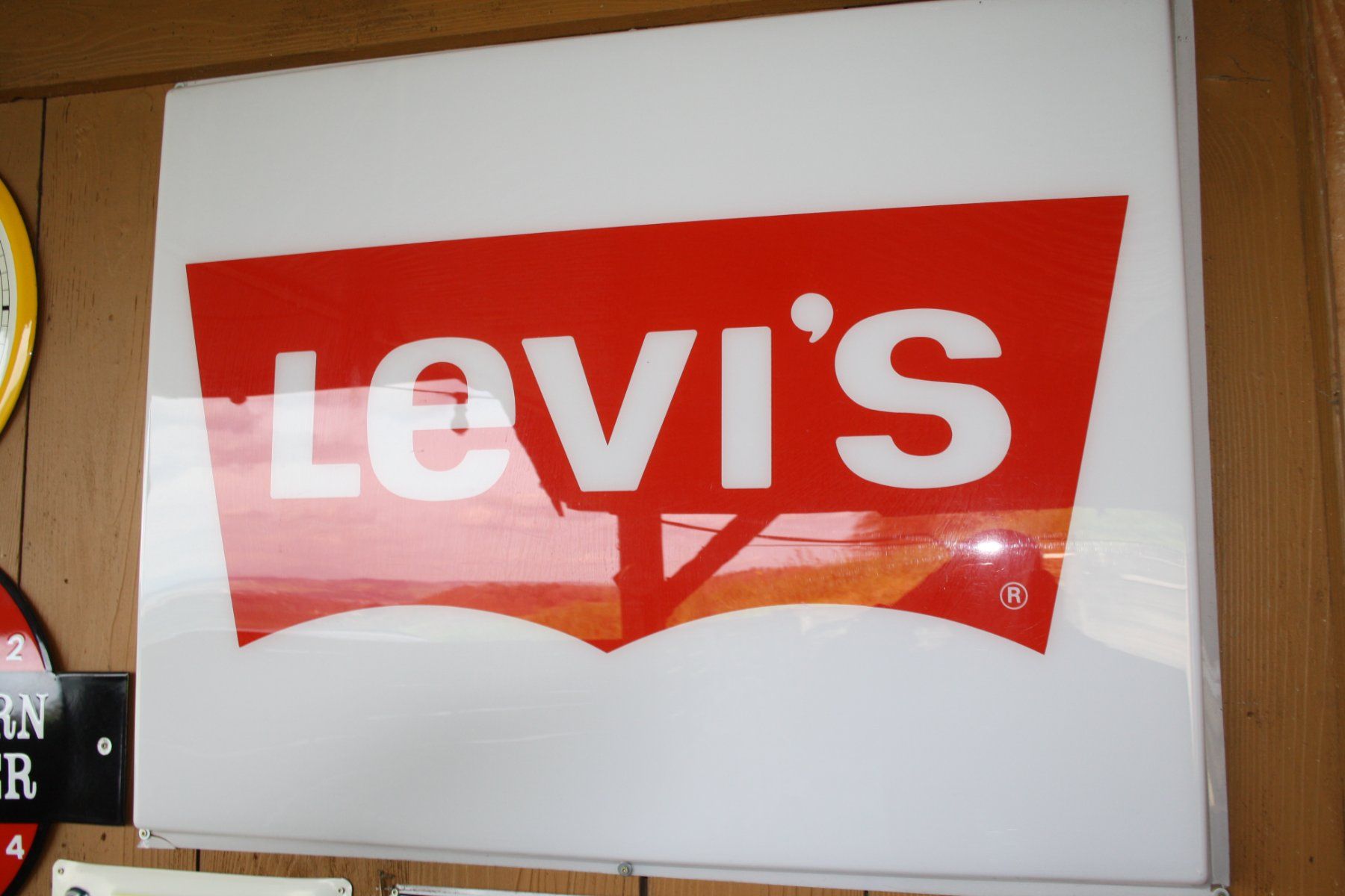 Levi's Schilder: LEVIS – Gebraucht aus Wauwil von Pneuedy 1