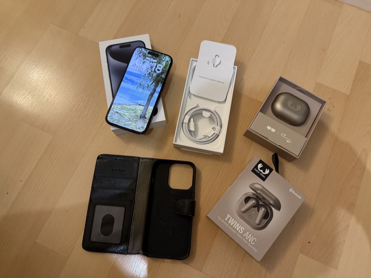 Apple Telefoni cellulari / Smartphones: Apple iPhone 15 Pro 256gb Blue – Usato da Uznach venduto da enrico06 1