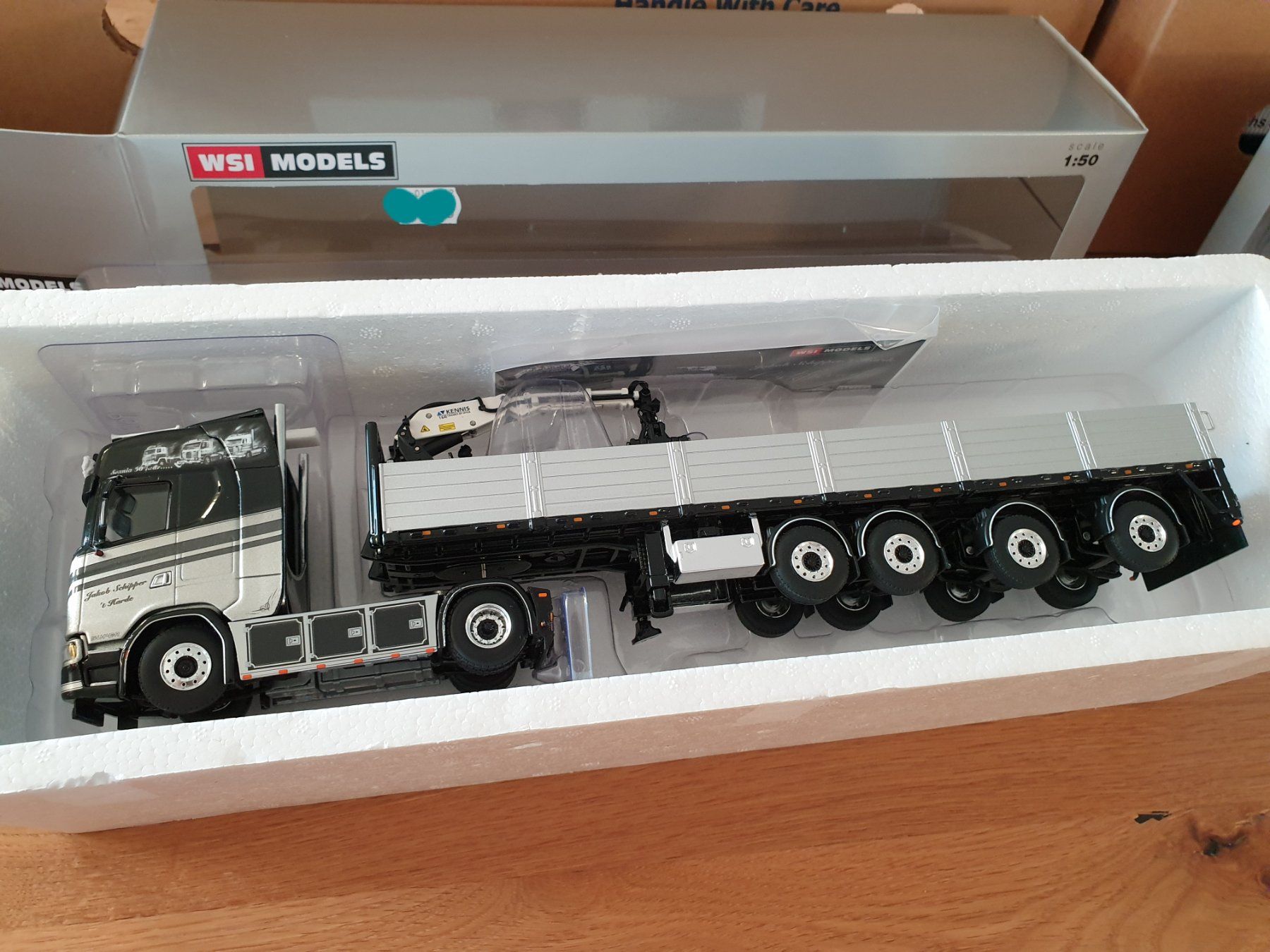 WSI Models Kit di modellismo & Modellini statici: Scania Jakob Schipper NEU – Nuovo e nell'imballaggio originale da Baar venduto da Liebherrbagger 1