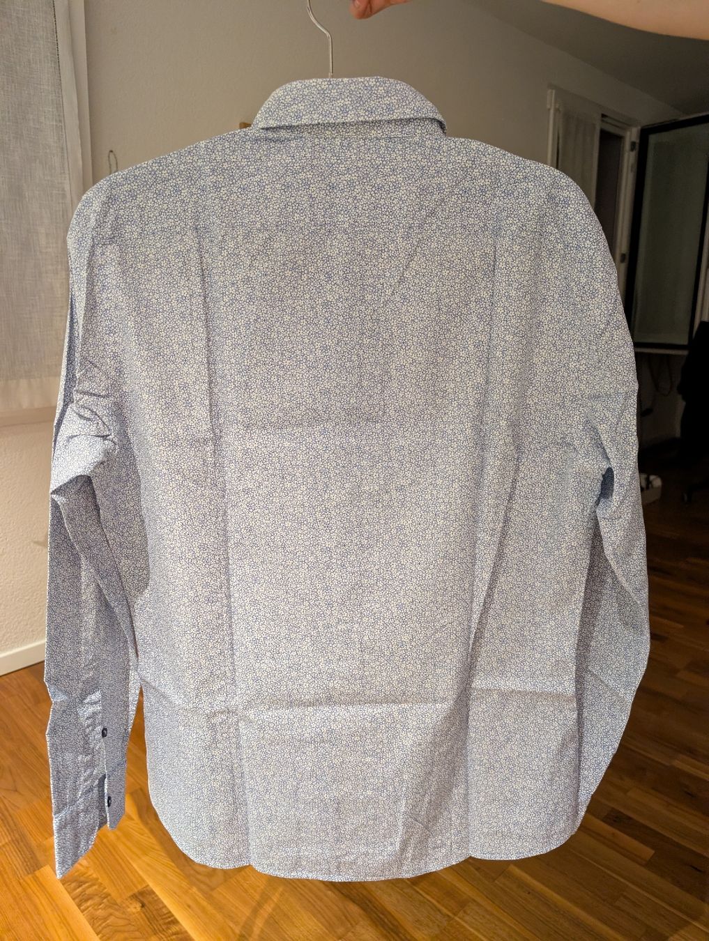 Hemden: Queensway Shirt Flowers – Gebraucht aus Zug von Ma_Fe_12 1