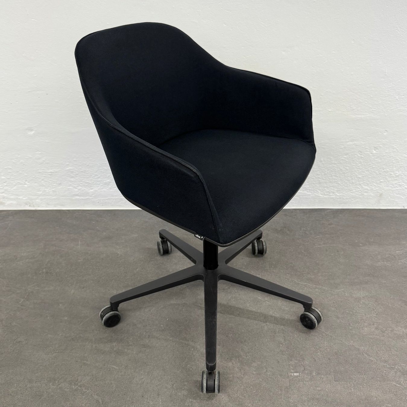 Sedie a rotelle: Vitra Softshell Chair – Usato da Schönenwerd venduto da mcofficeshop 1