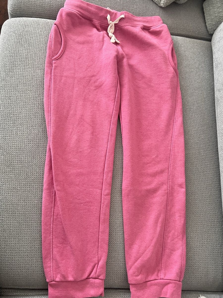 Pantalons: Rosa Jogginghose Grösse 122 – D'occasion à Thun par Siladi