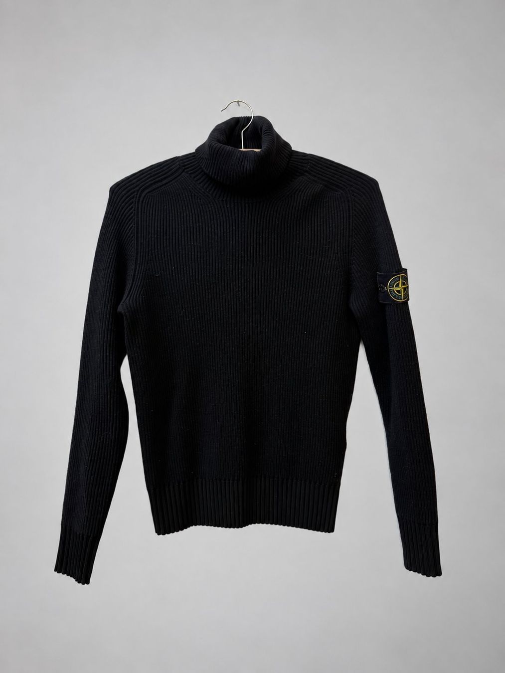 Stone Island Maglioni & Felpe: Stone Island Logo Patch Roll Neck Jumper – Usato da Erlach venduto da VerkaufX