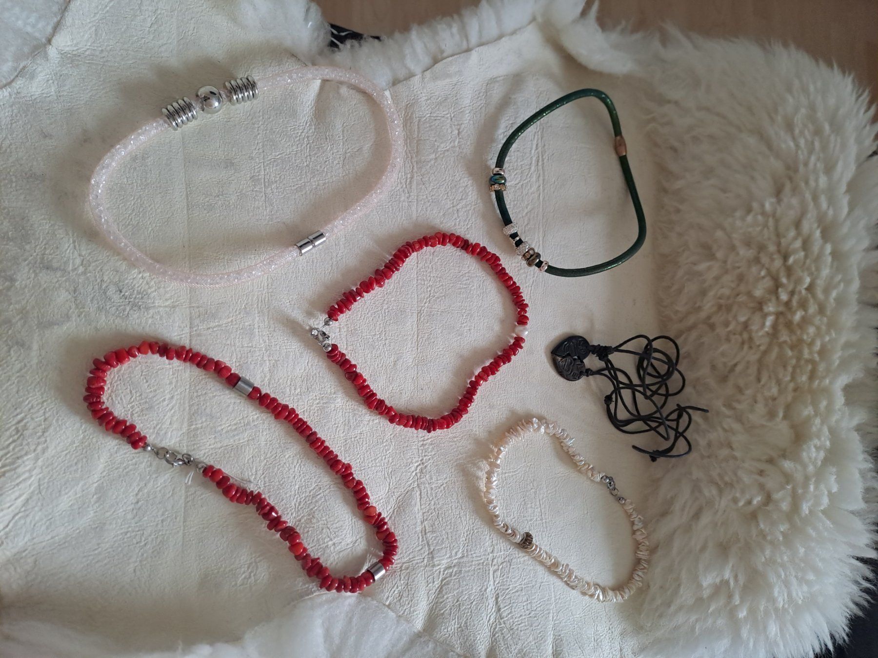 Catenine: Mystery Pack Halsketten – Usato da Oberhelfenschwil venduto da Buffy1980