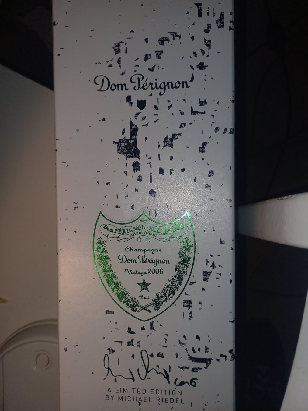 Dom Pérignon Bevande alcoliche: Dom Perignon Limited Edition by Michael Riedel Brut – Nuovo (secondo la descrizione) da St. Gallen venduto da DiesundDas.