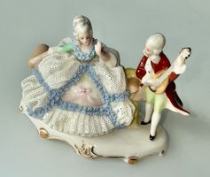 Porzellanfigur im Rokoko-Stil