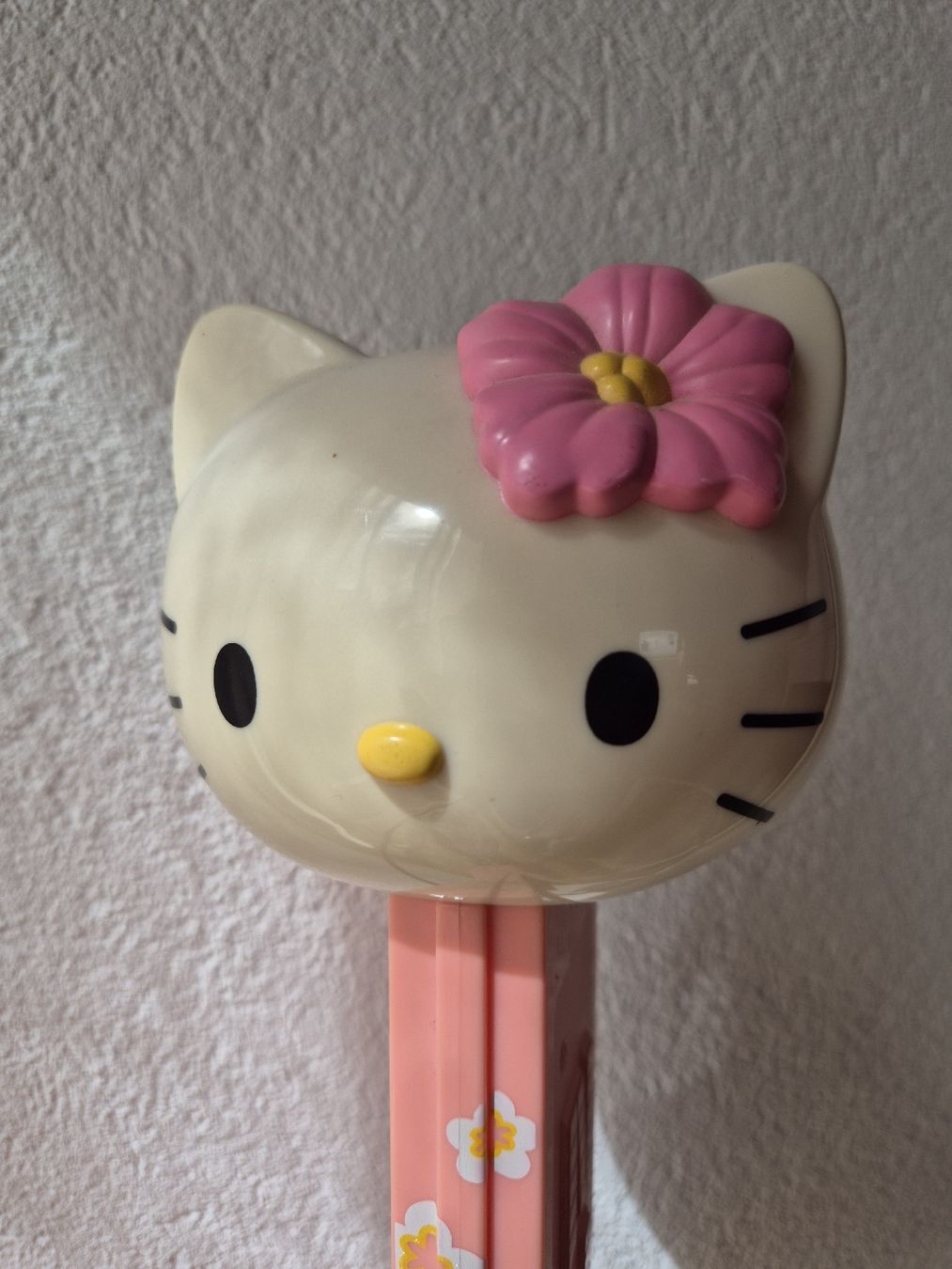 Pez Altro per Gastronomia & Hotel: pez Hello kitty geant – Usato da Farvagny-le-Grand venduto da Grapeful88 1