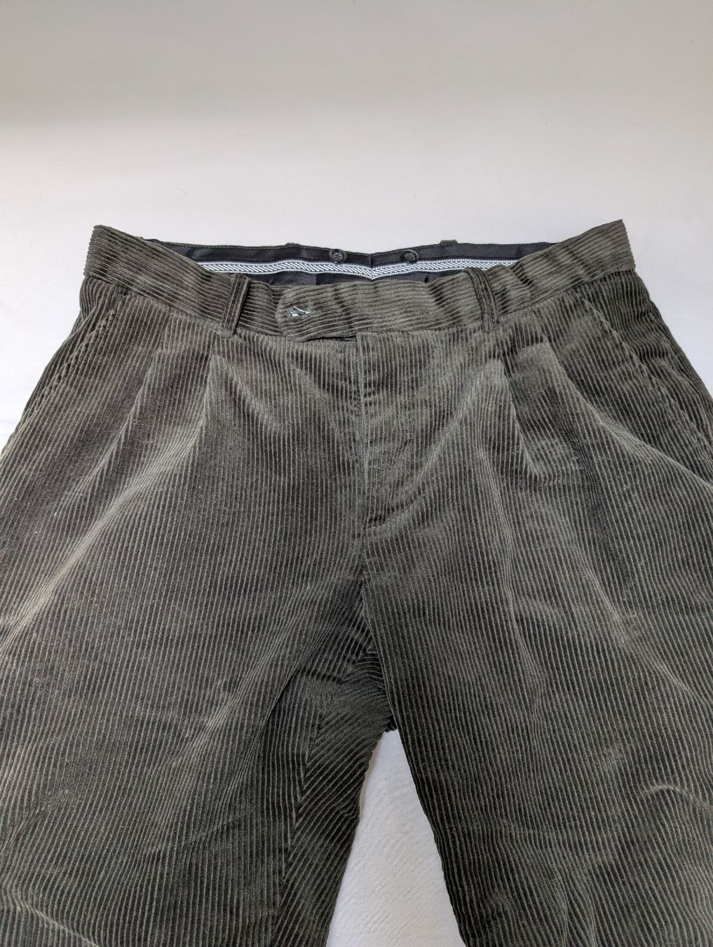 Hosen: Cordhose Dunkelgrün – Gebraucht aus Bern von lkslba 1