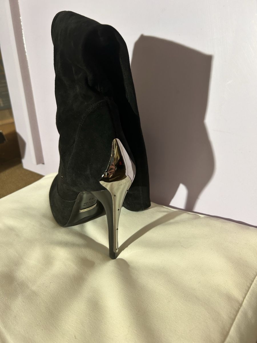 Scarpe da donna: Suede Over-the-Knee Boots, Size 40, Black, New – Nuovo (secondo la descrizione) da Veyrier venduto da aliyag 2