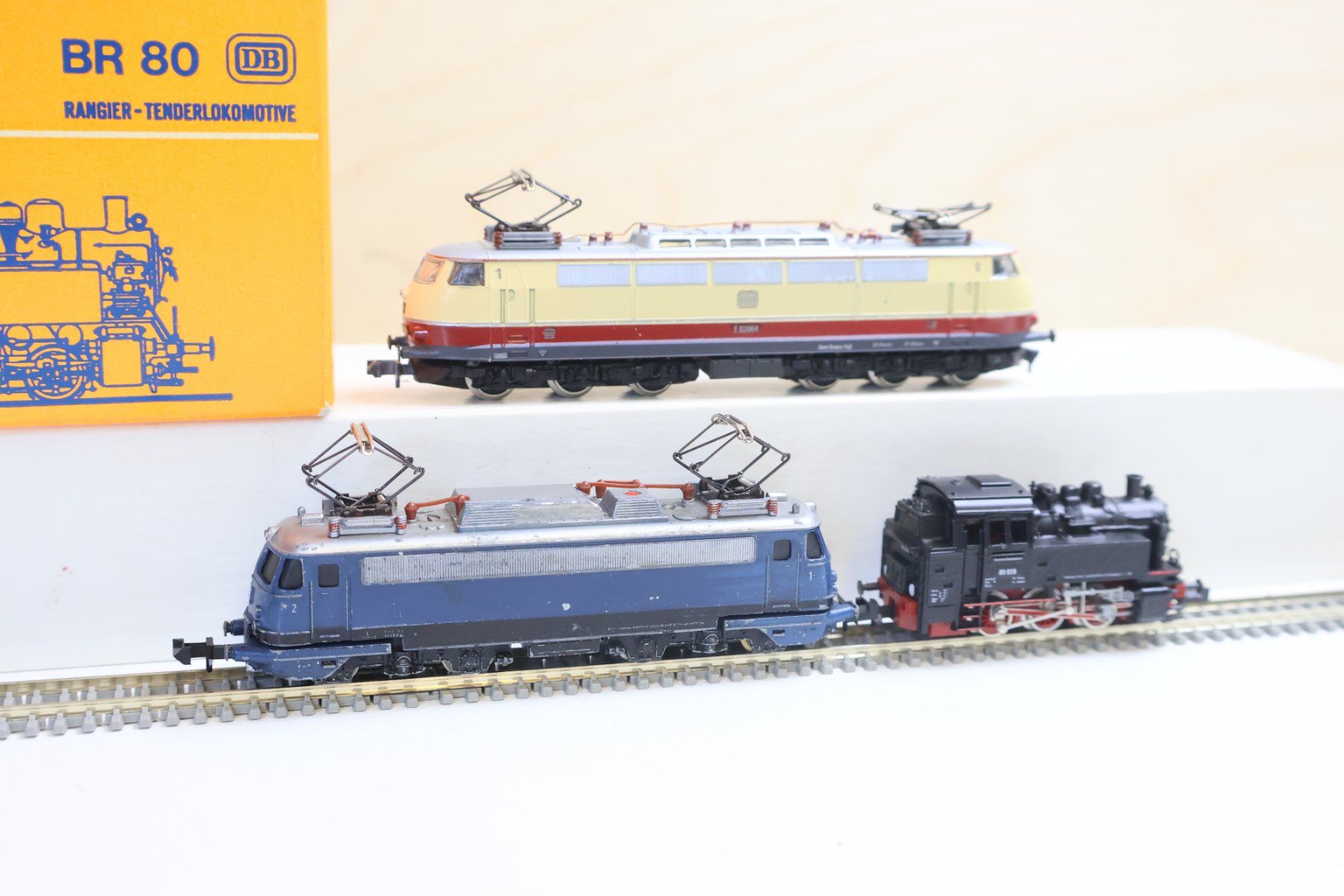 Roco Modelleisenbahnen: Roco/Arnold 3 x Loks - Spur N – Gebraucht aus Winterthur von Monstera 4