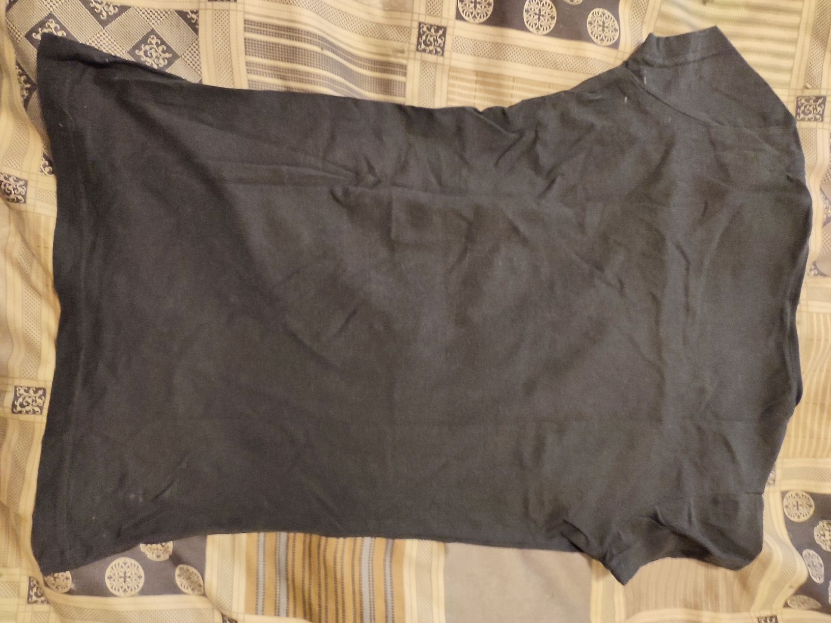 T-shirt: t-shirt Faces, press Start, taille s – Usato da Courchavon venduto da Ammart 1